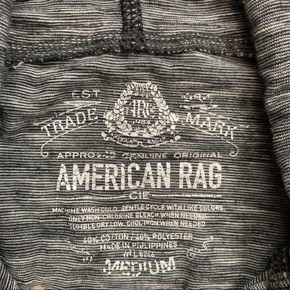 Preloved long sleeve with hood - Picture 5 of 5